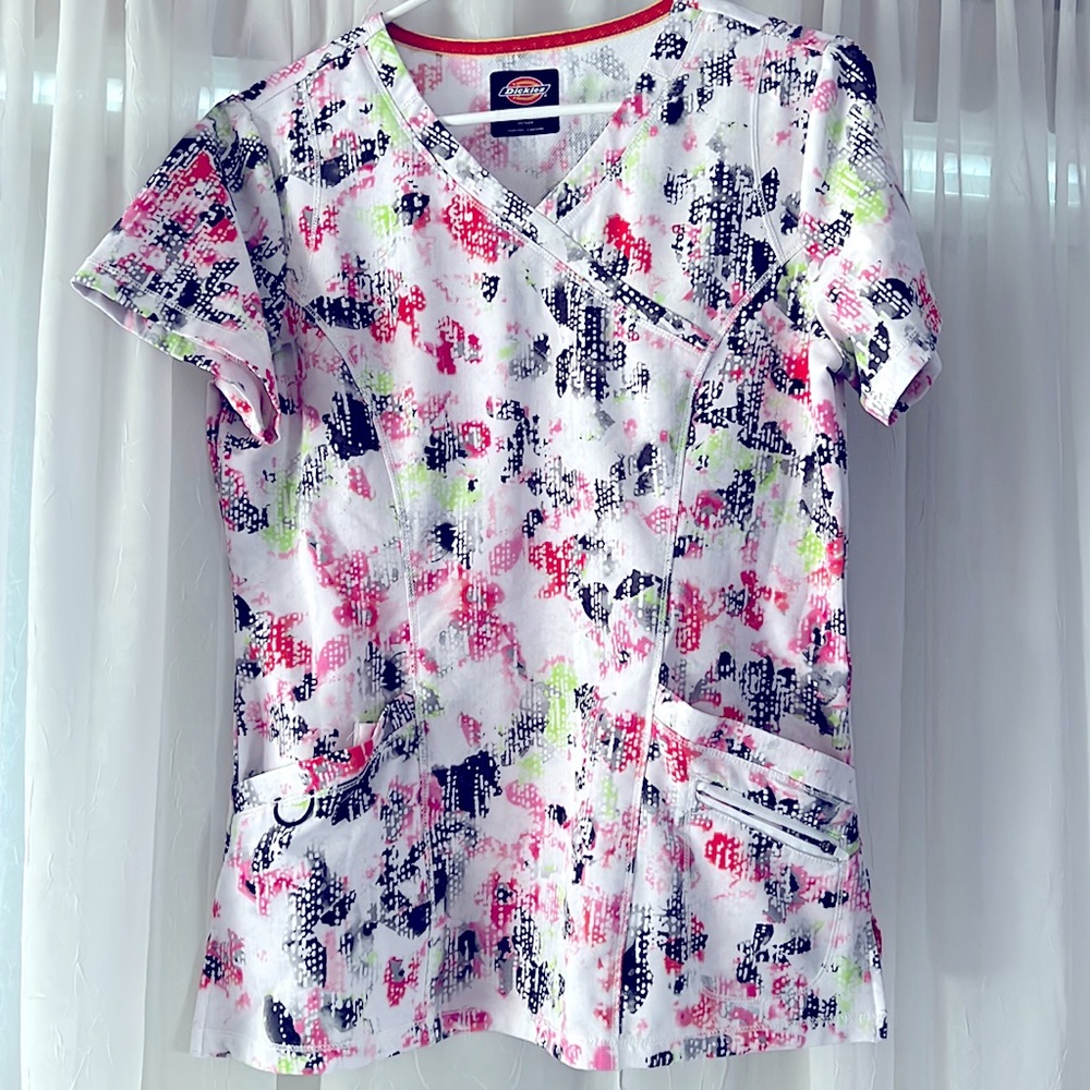 Scrub top
